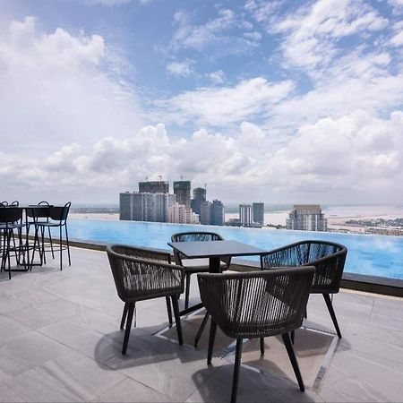 Sf Hotel Penthouse Residences Пном Пен Екстериор снимка