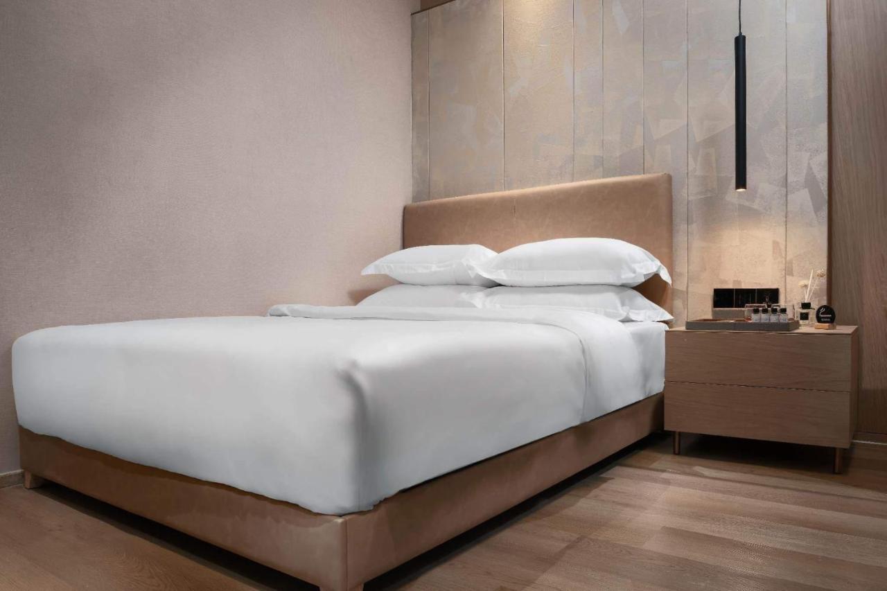 Sf Hotel Penthouse Residences Пном Пен Екстериор снимка