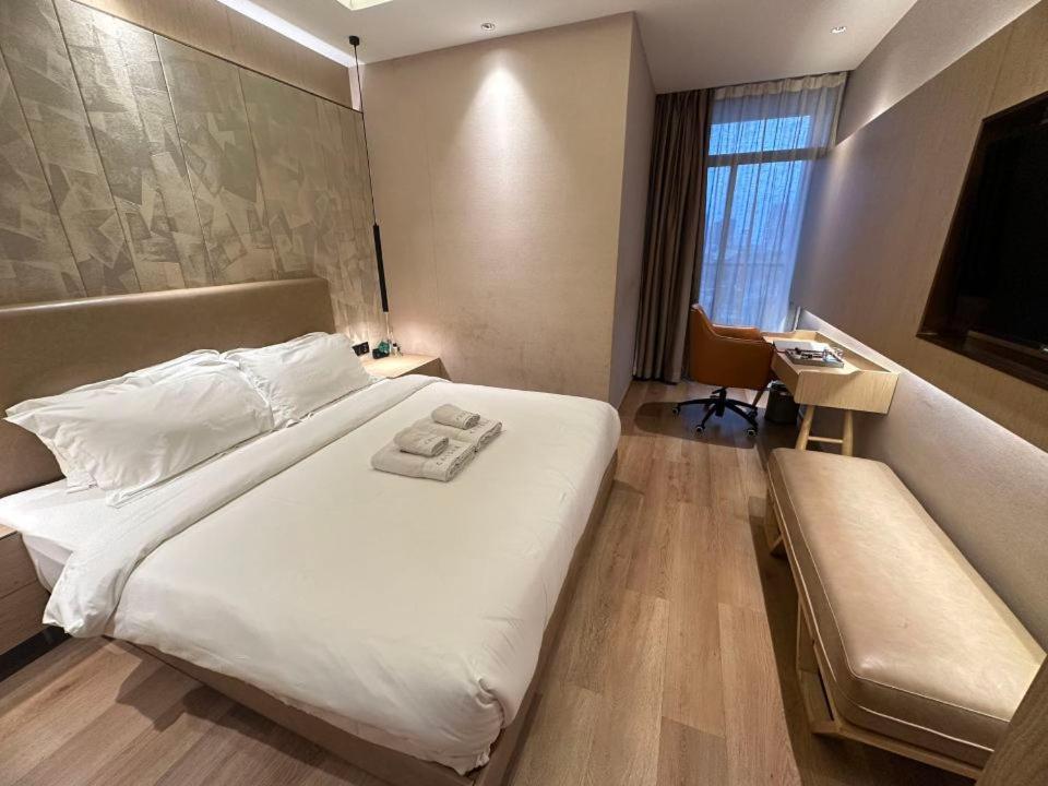 Sf Hotel Penthouse Residences Пном Пен Екстериор снимка