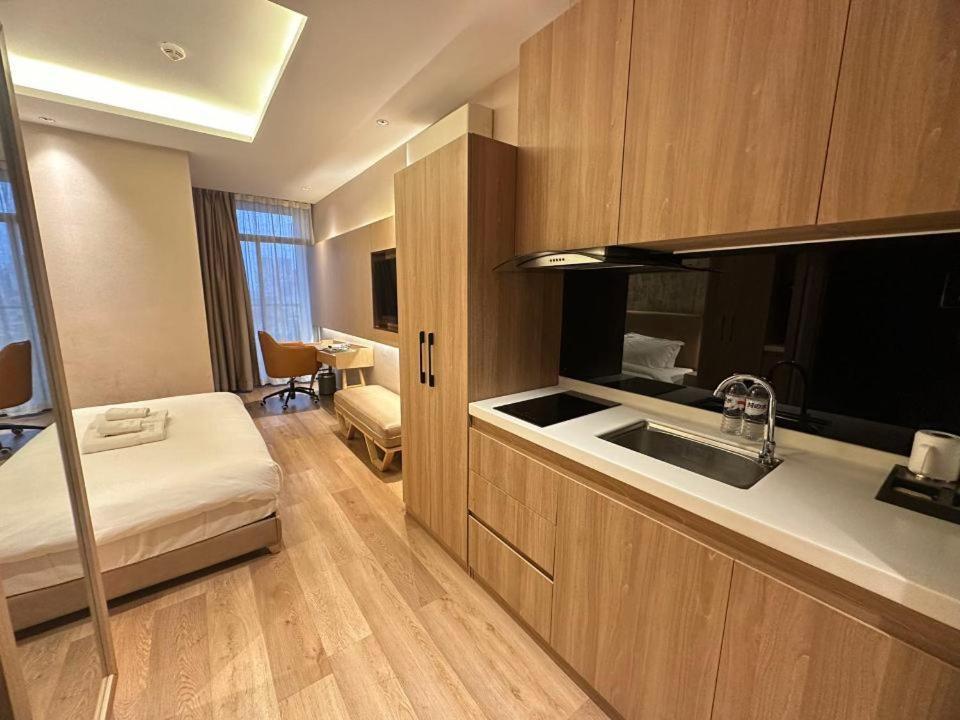 Sf Hotel Penthouse Residences Пном Пен Екстериор снимка