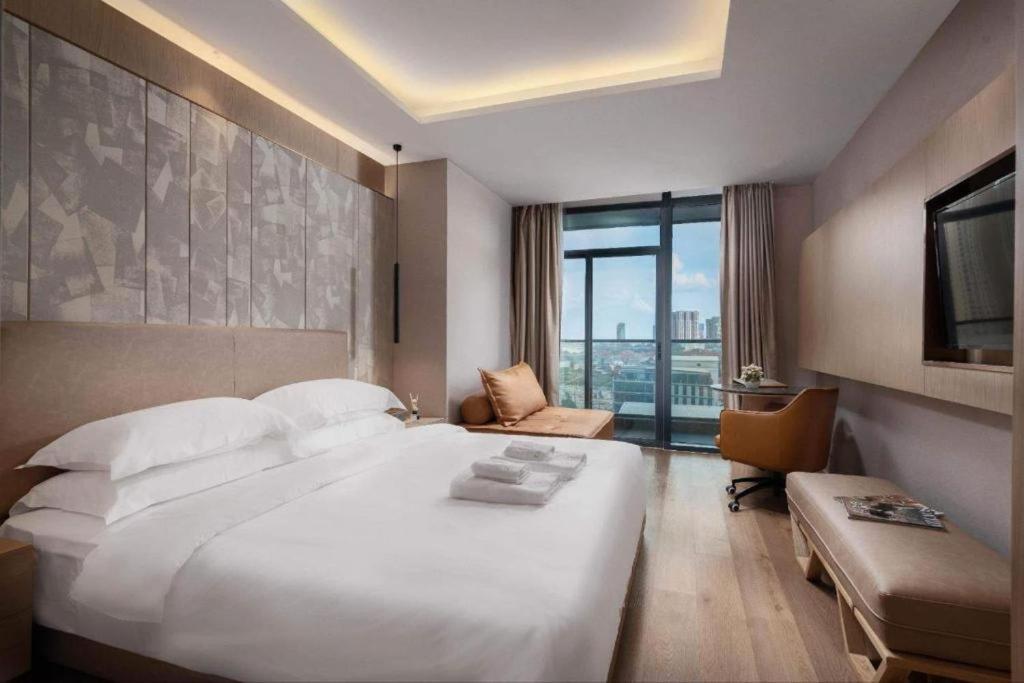 Sf Hotel Penthouse Residences Пном Пен Екстериор снимка